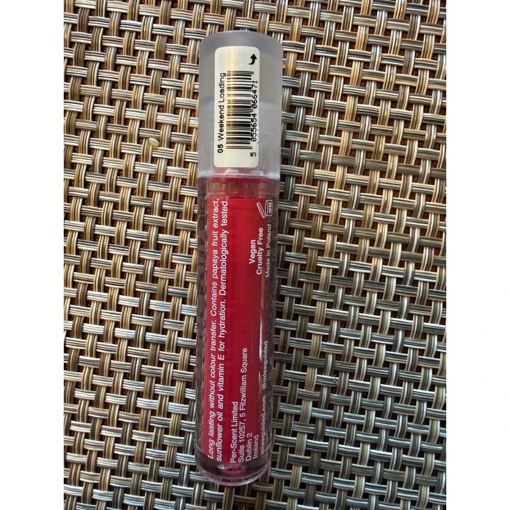 NWT MISSGUIDED Matte Stix Matte Liquid Lipstick Women Red 05 Weekend Loading 4ml